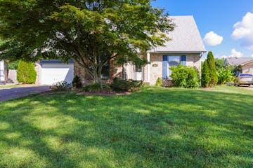 4813 Grecian Ct Louisville, KY 40272